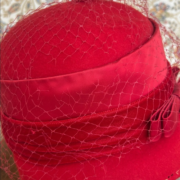Vintage Voguemont Bucket Hat Veiled Red Wool Felt/Bow Church Broadway‎ City - Picture 9 of 13